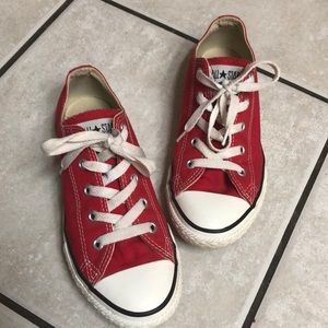 Red converse all star